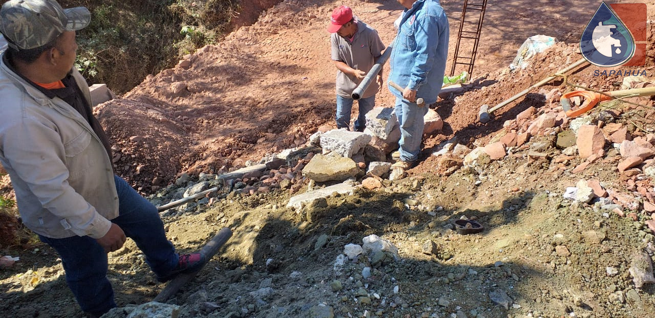 REPARACIÓN DE FUGA DE AGUA EN COLONIA SAN MIGUEL