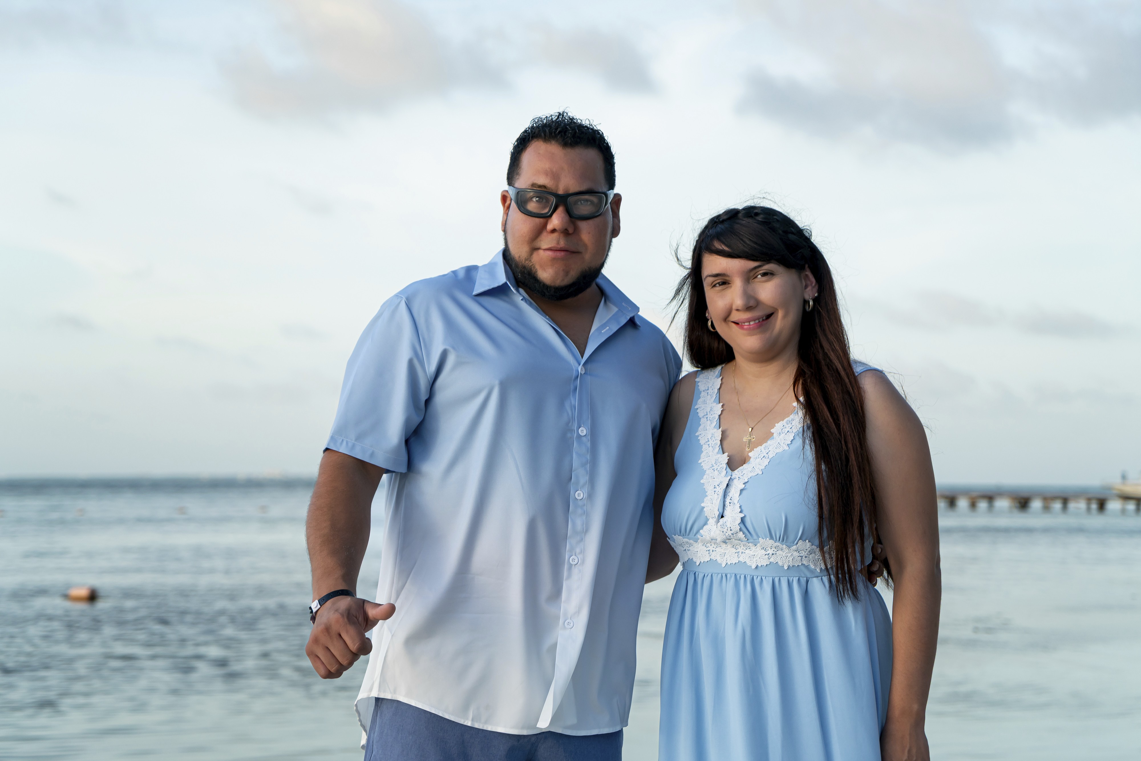 https://0201.nccdn.net/1_2/000/000/16a/aa8/luxartifices-riviera-maya-beach-family-photos0020.jpg