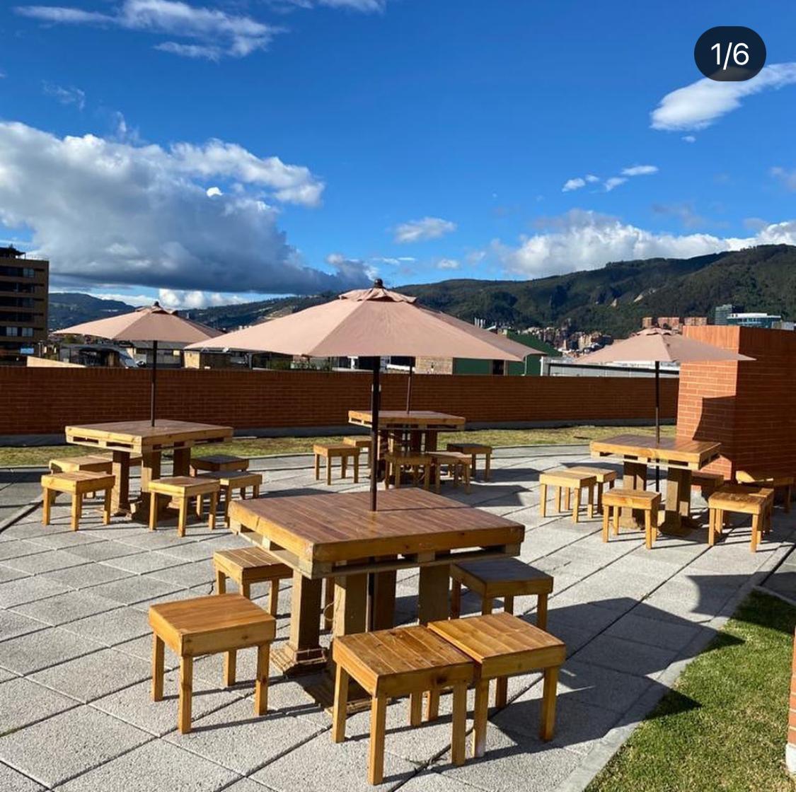 Picnic Alta + 6 Bancas
1m x 1.17cm c/u
+ Sombrilla $ 190.000
Precio Unitario