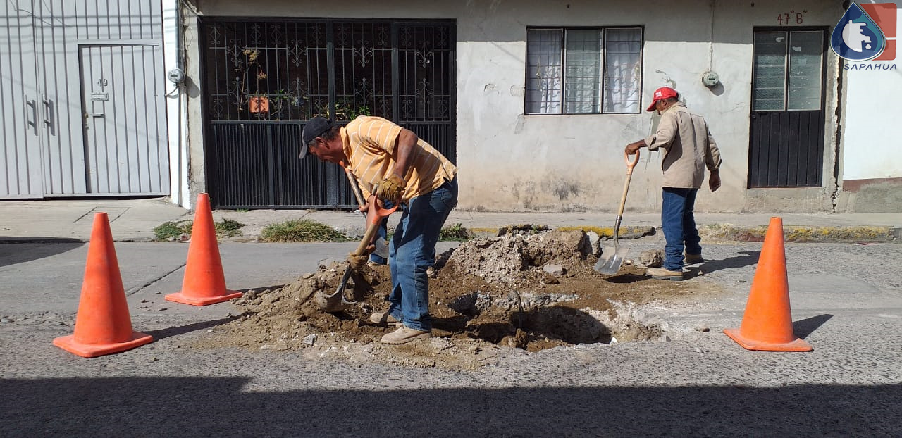 REVISIÓN Y REPARACIÓN DE FUGA DE AGUA EN CALLE ALLENDE COLONIA CENTRO