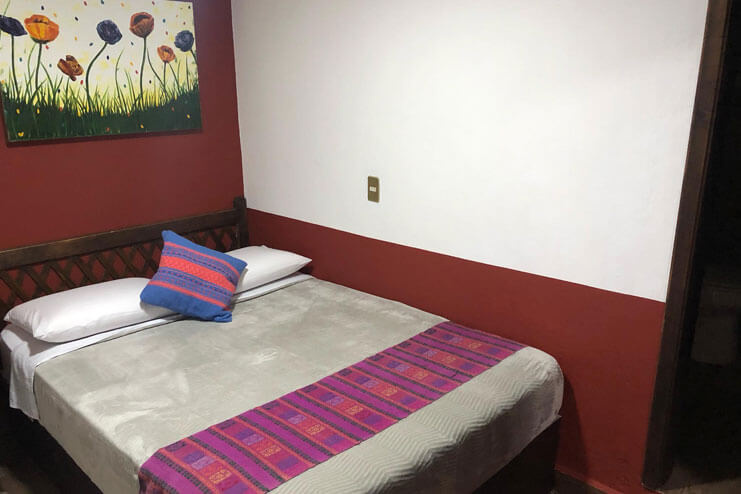 Hotel Lya - HABITACIONES SENCILLAS
