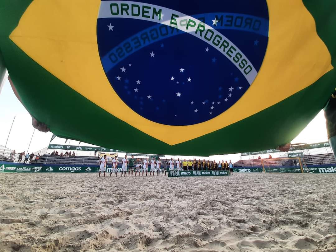 https://0201.nccdn.net/1_2/000/000/16b/dac/beach-soccer-3.jpeg