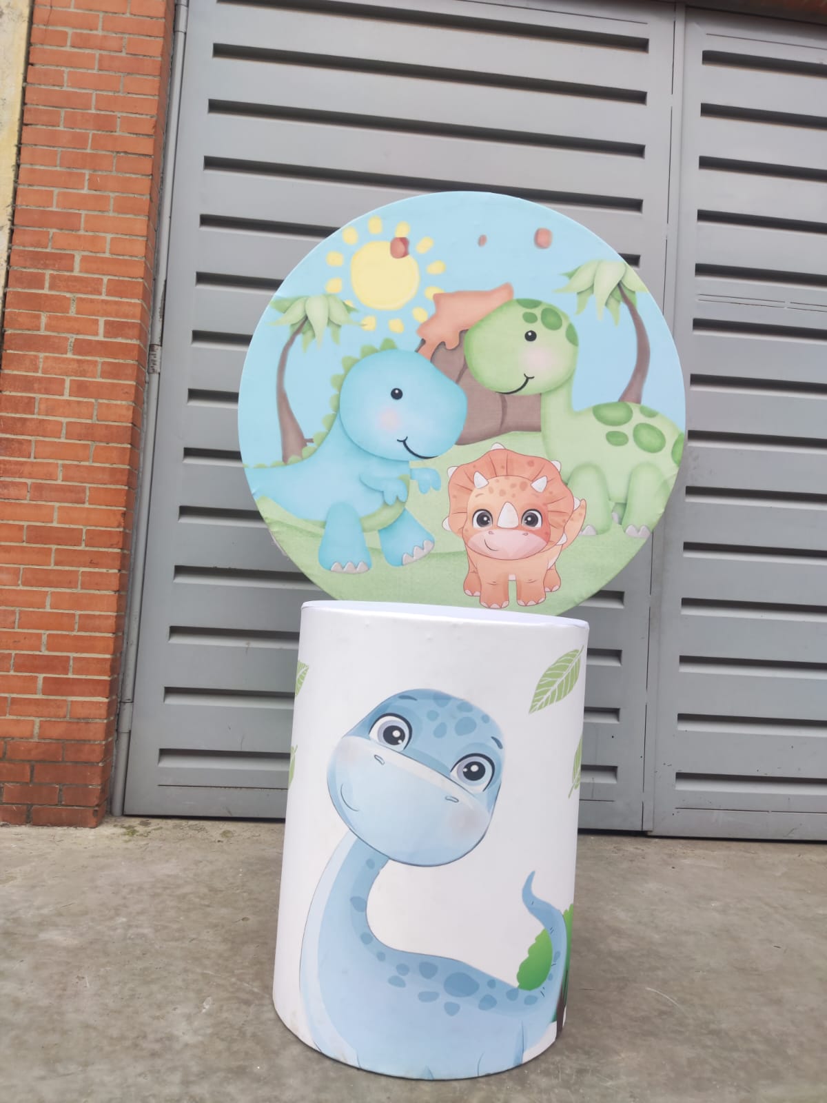 Circulo Efecto 3D Tematico
1.30m diametro x 2.20cm Altura
$80.000
Cilindro $60.000