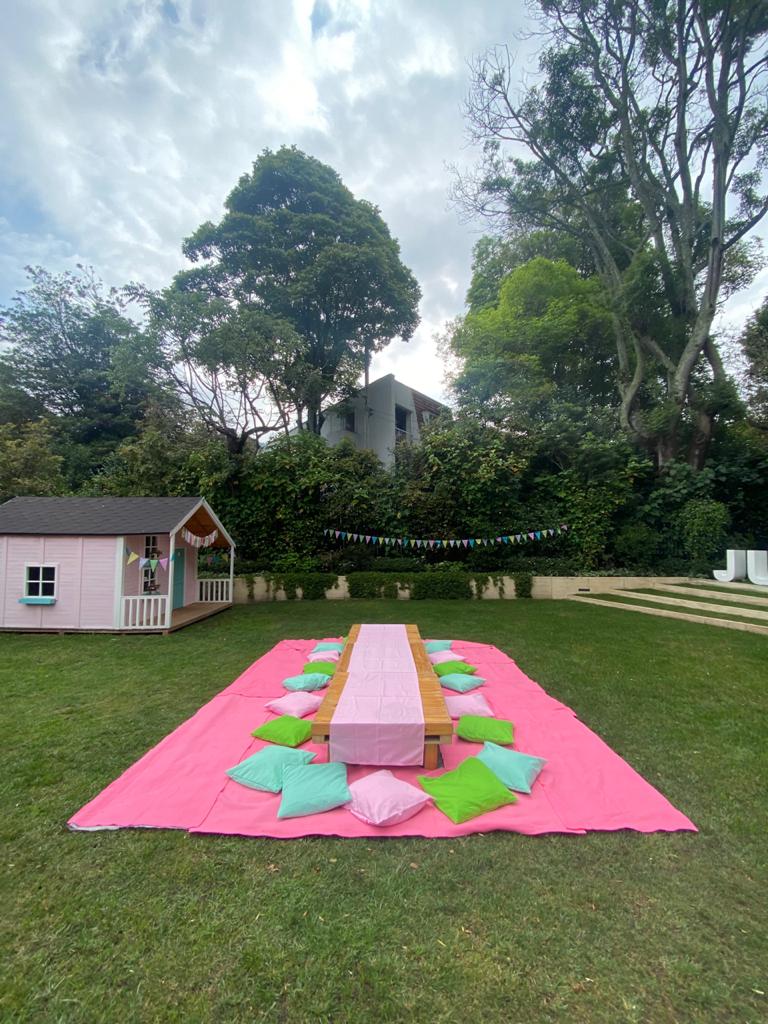 1Mesa Picnic Baja
1m x 1.17cm por 50.000
6 cojines 30.000
4 Tiras de manta 15.000
1 Camino de Mesa 10.000
Precio combo $ 80.000