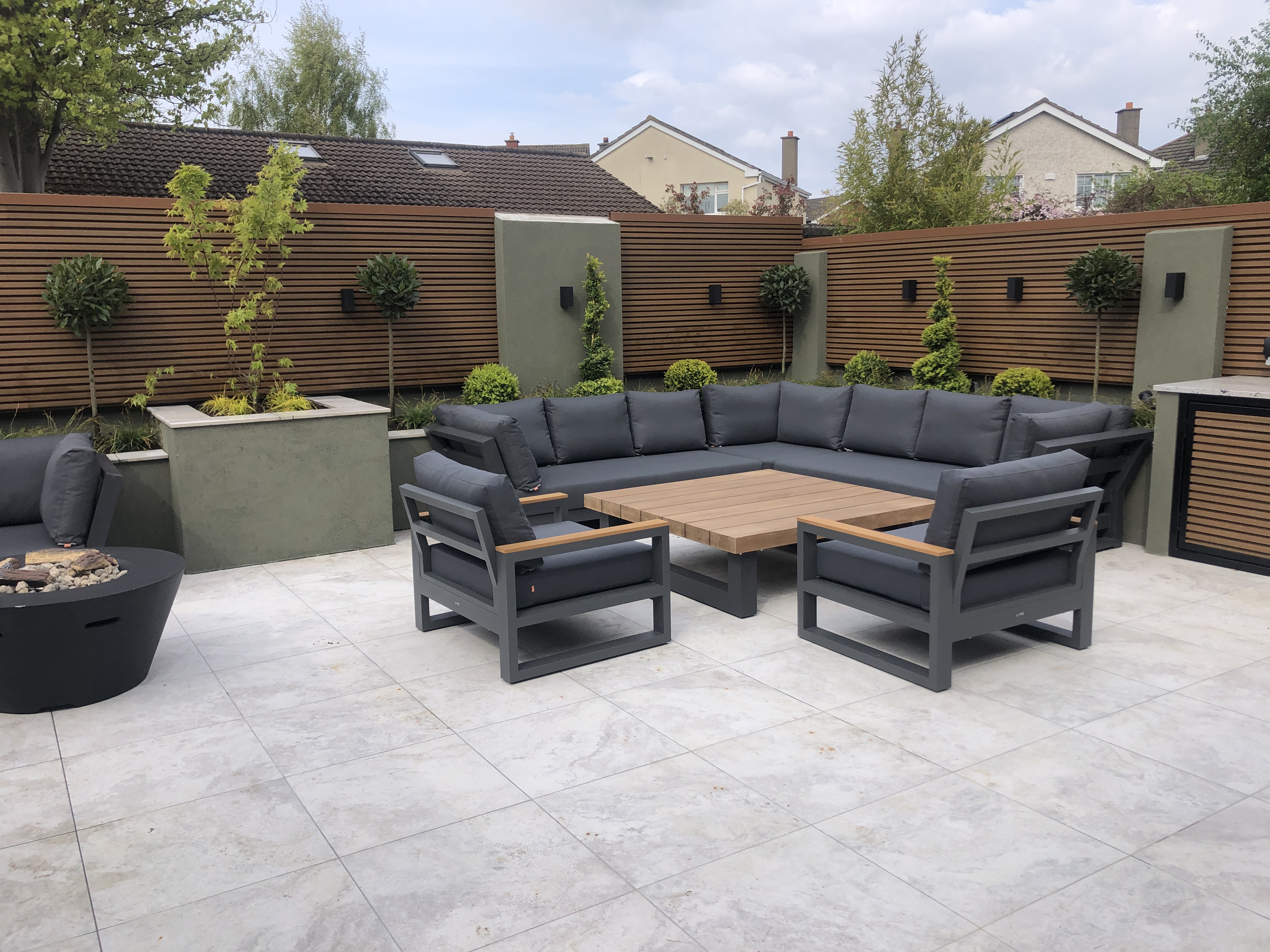 Contemporary Garden Design with Topiary