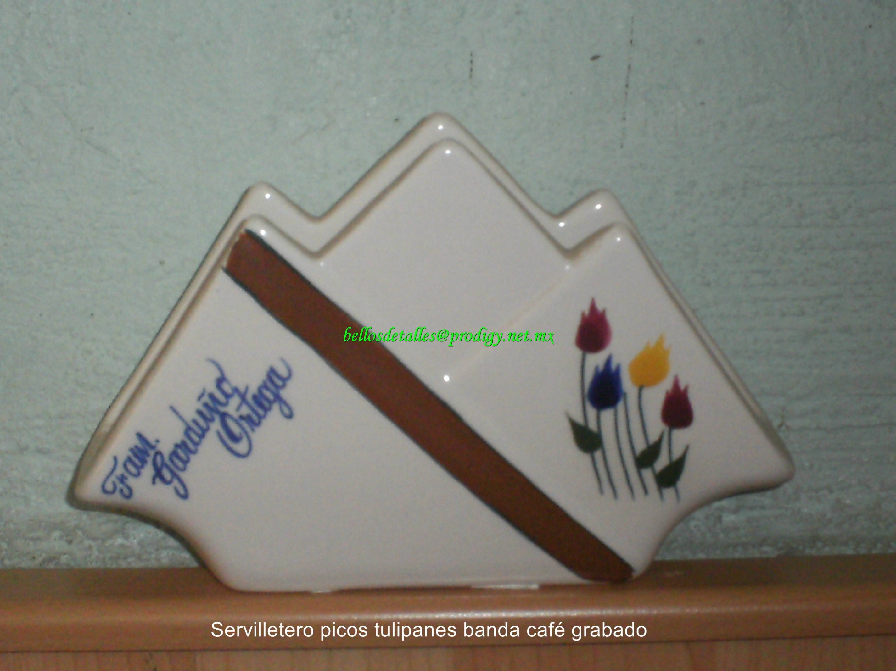 https://0201.nccdn.net/1_2/000/000/16d/cab/Servilletero-picos-tulipanes-banda-caf---grabado-2848x2134.jpg