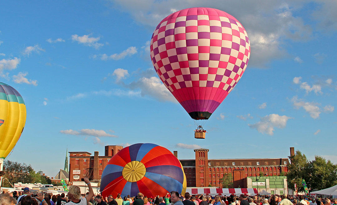 Great Falls Balloon Festival, 
Lewiston/Auburn, Maine