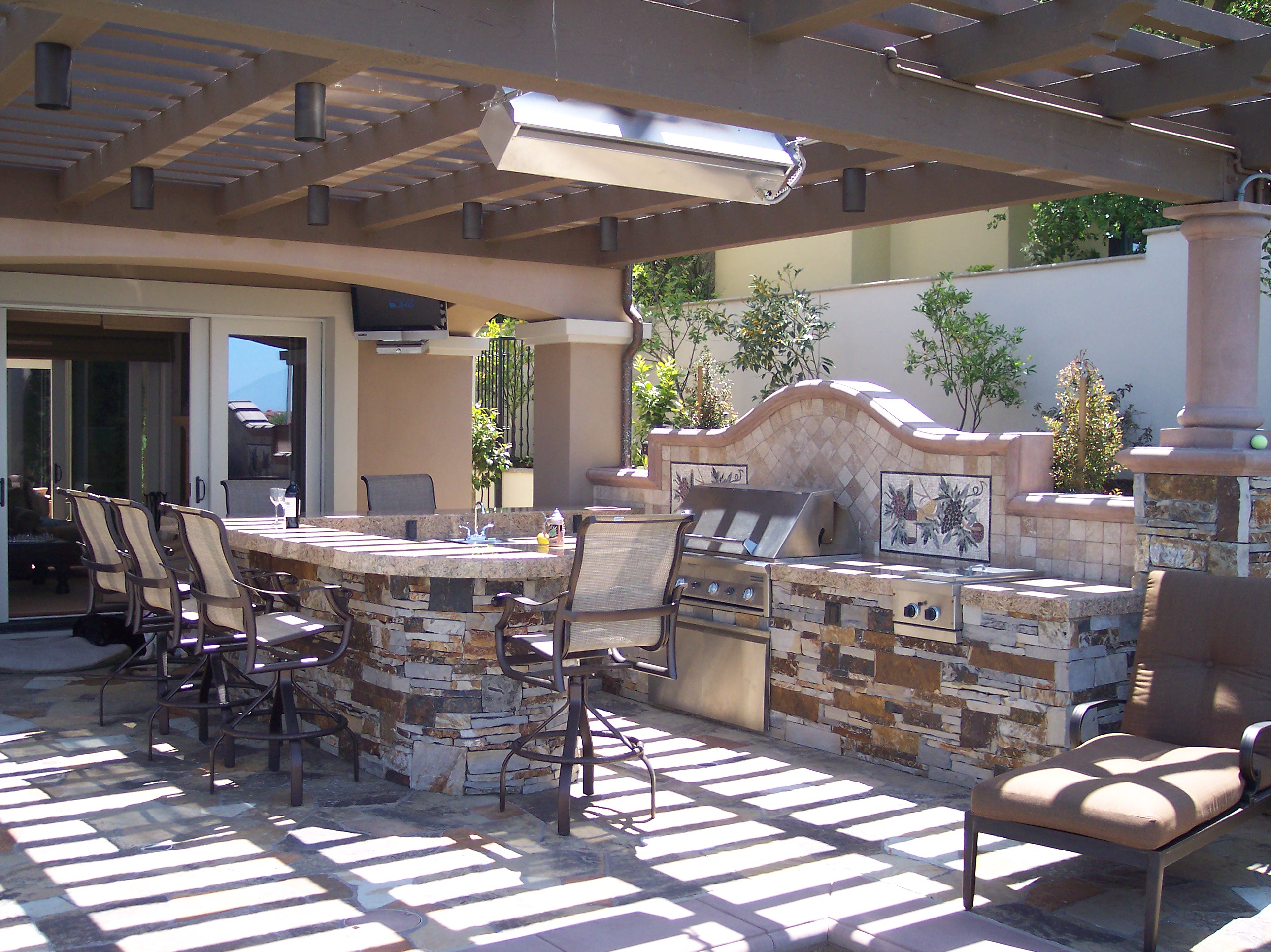 Lamie Bar/BBQ Fun Zone  