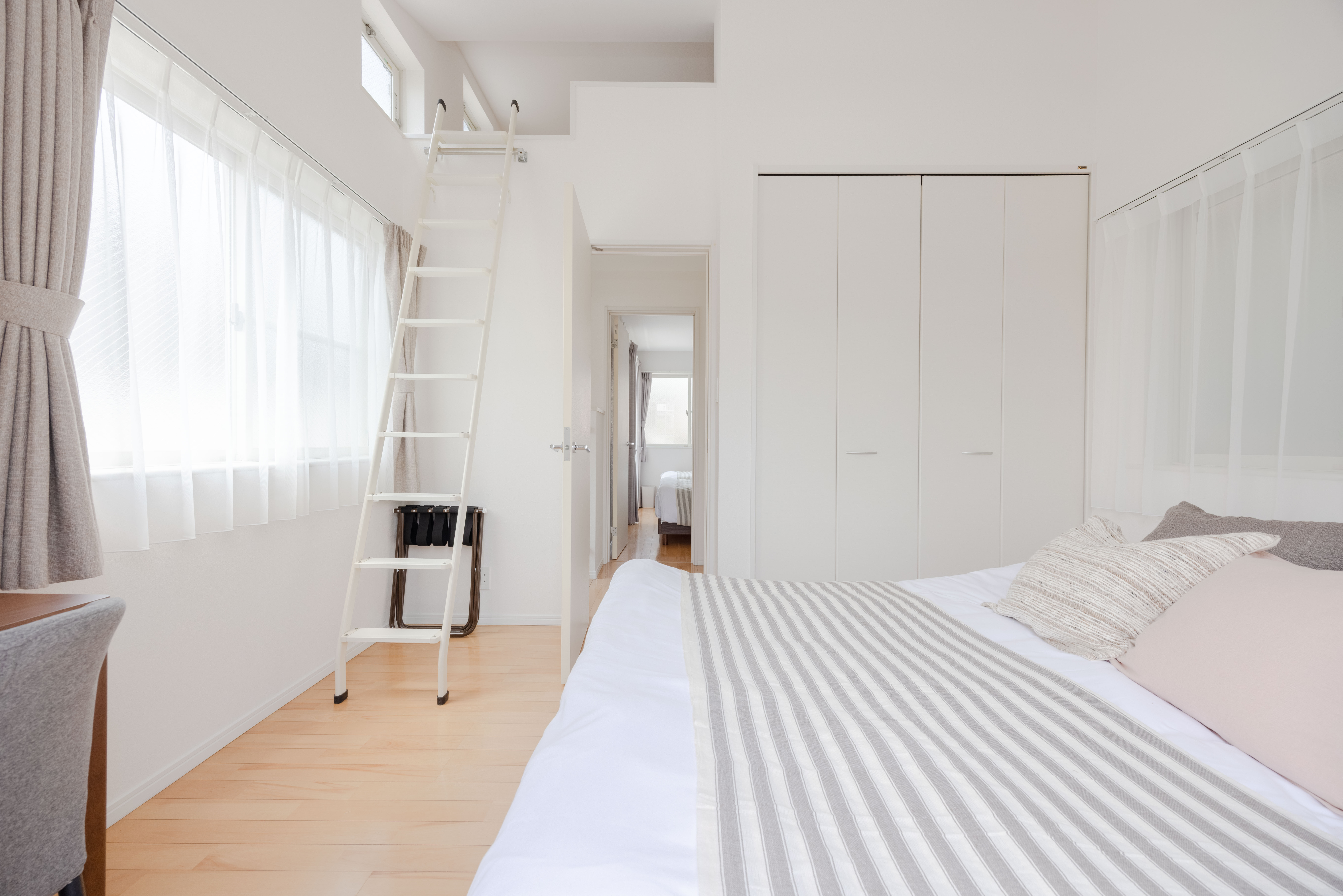 Master Bedroom with Queen Bed