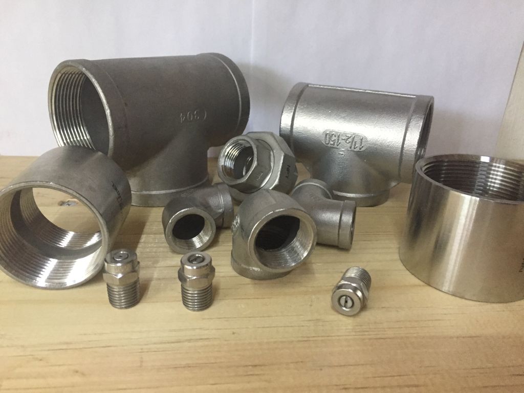 CONEXIONES ROSCADAS ACERO INOXIDABLE T - 304 Y T - 316, 150 LIBRAS Y 300 LBS.