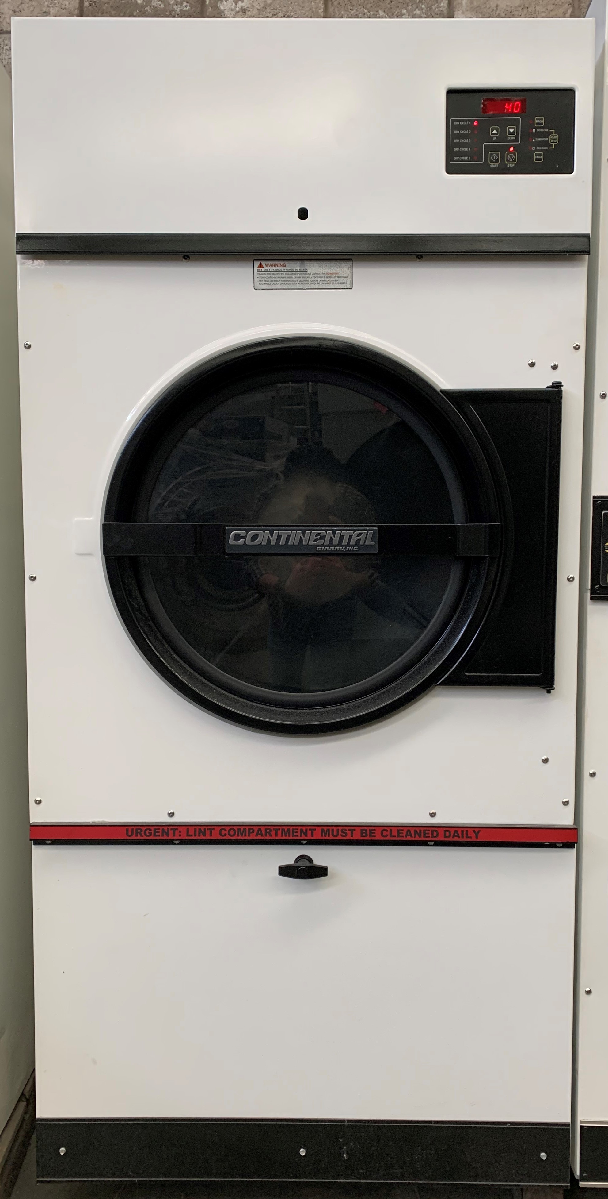 SECADORA CONTINENTAL 60 LB
MONOFÁSICA
CONTROL DIGITAL