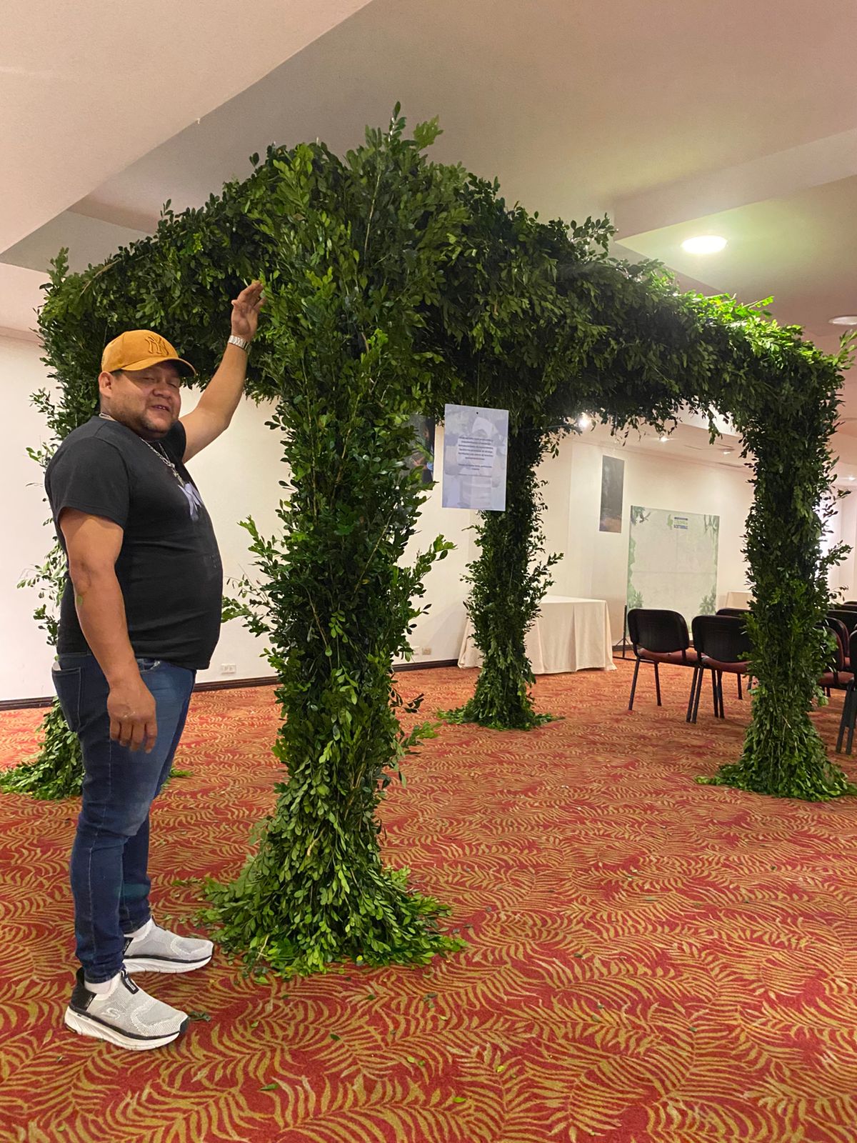 Pergola con follaje verde natural 4 columnas
Medidas : 3.20m de largo
2.20 de Alto
Alquiler $750.000