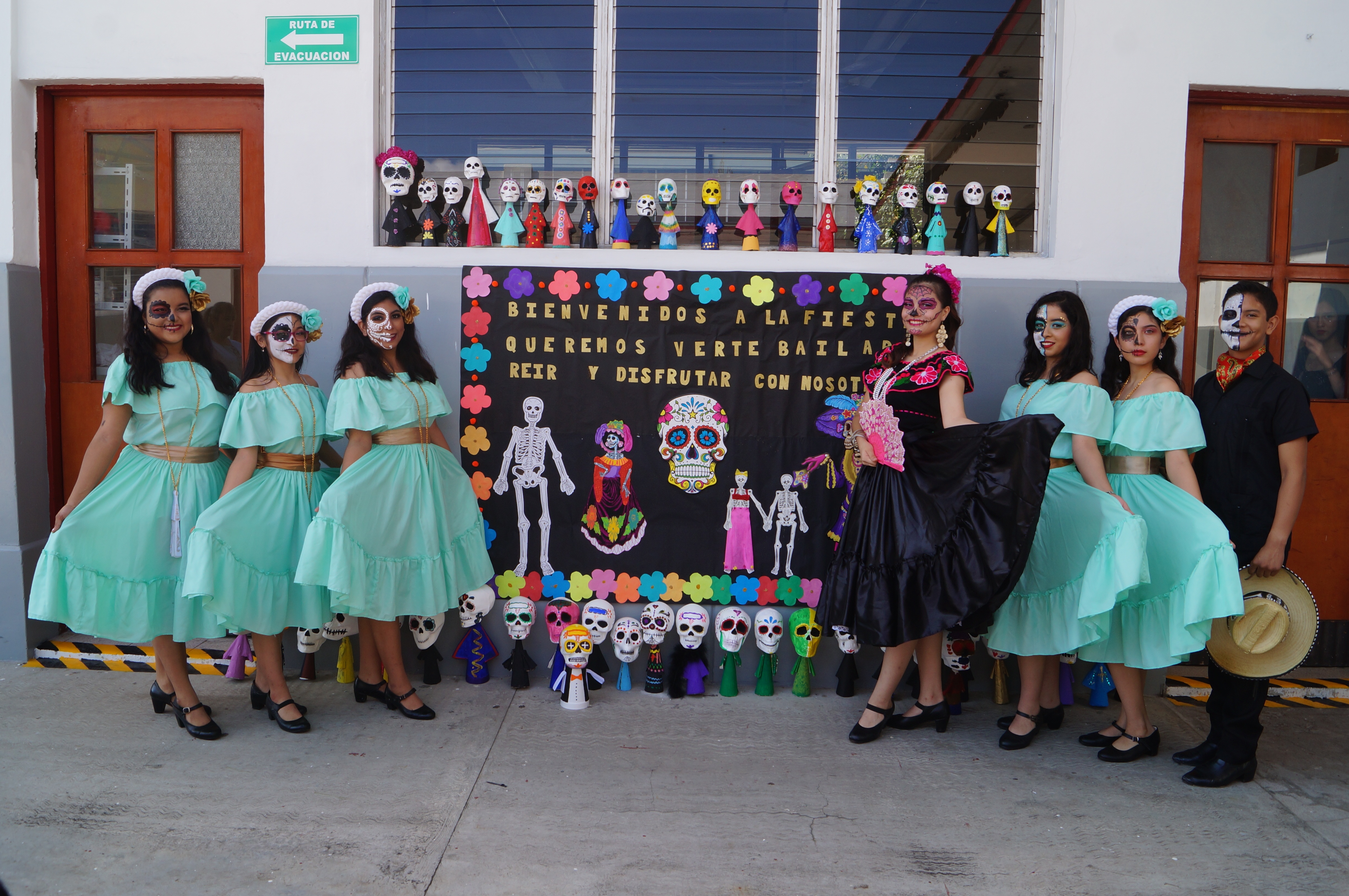 MUESTRA DE ALTAR TRADICIONAL Y CALAVERAS
31 DE OCTUBRE 2018