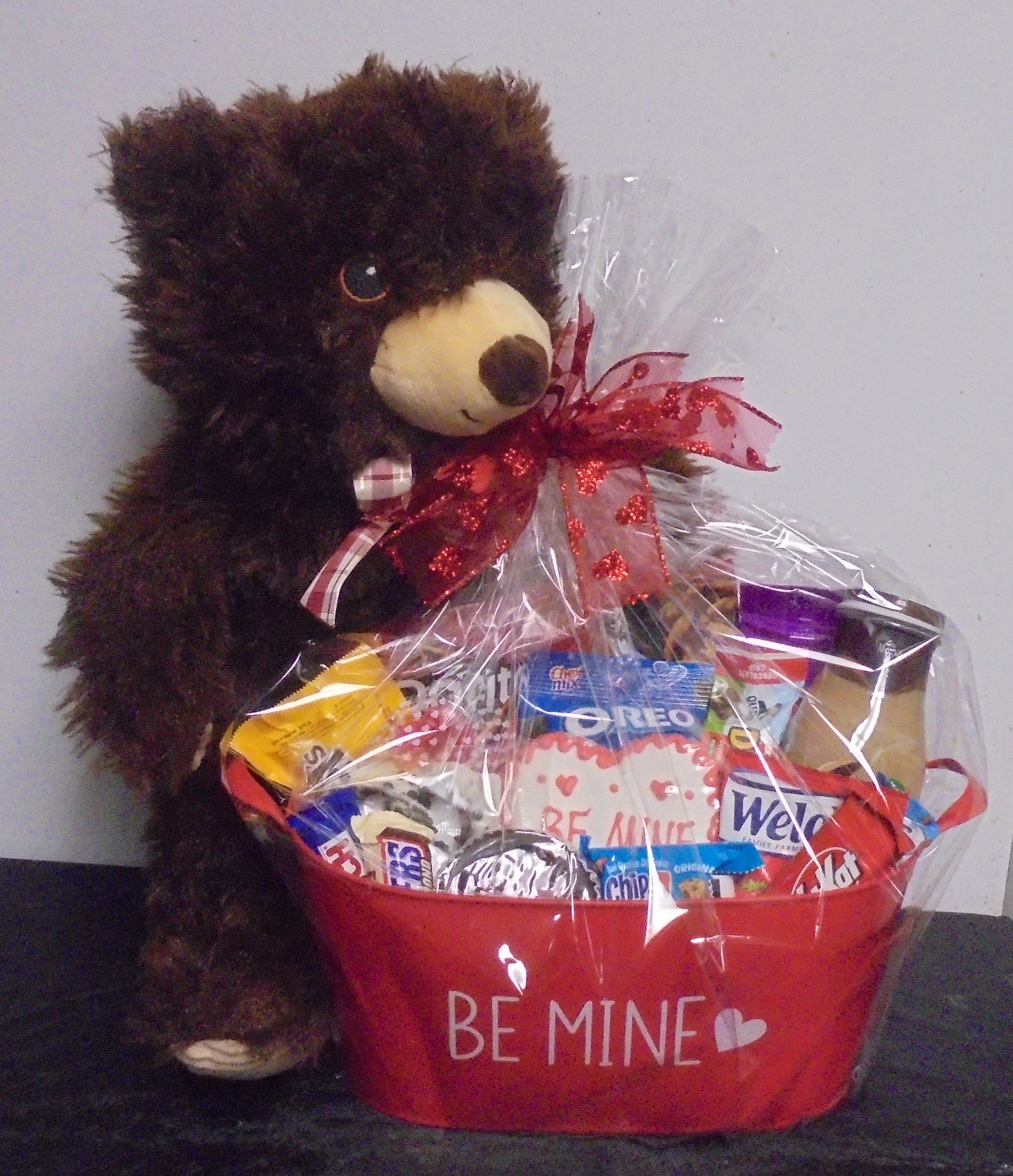 (34) Goodie Basket
W/ Brown Bear
$70.00