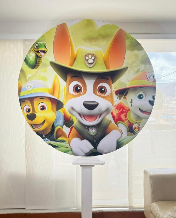 Circulo Efecto 3D Tematico
1.30m diametro x 2.20cm Altura
$80.000