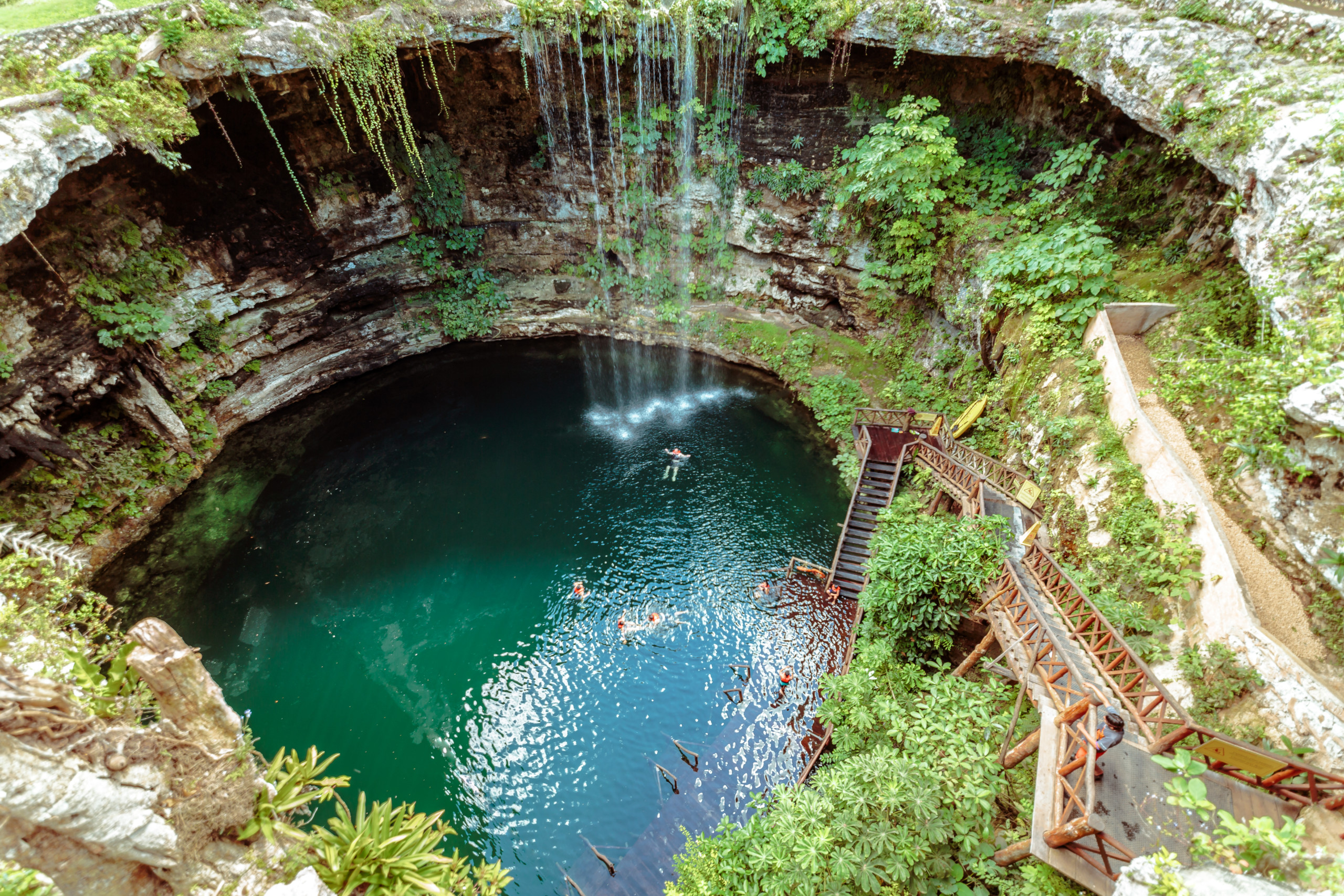 https://0201.nccdn.net/1_2/000/000/16f/ade/valladolid-hacienda-selvamaya-cenote-saamal-cenote-selva-maya-11.jpeg