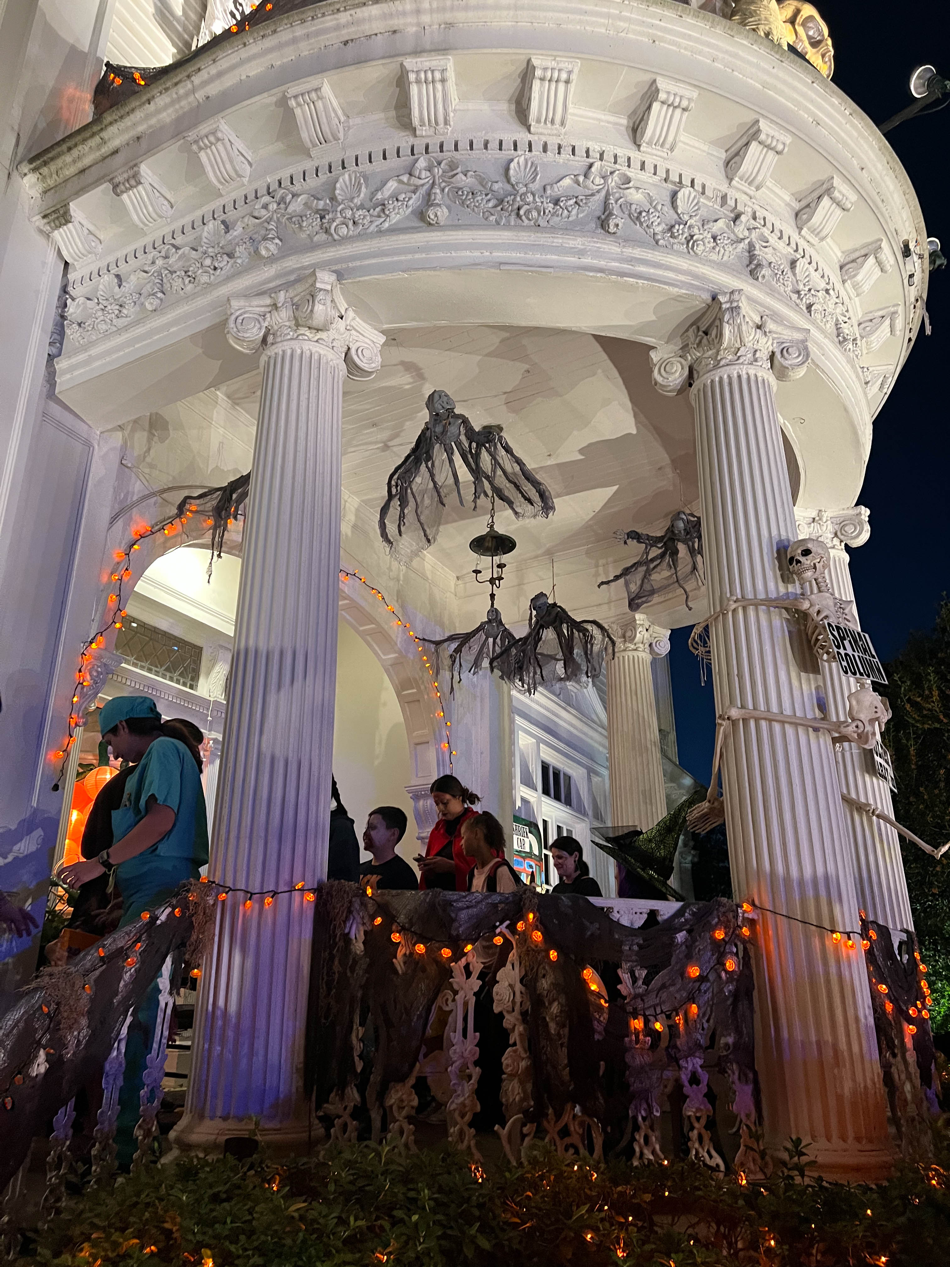 https://0201.nccdn.net/1_2/000/000/16f/d8f/new-orleans-order-39.jpg