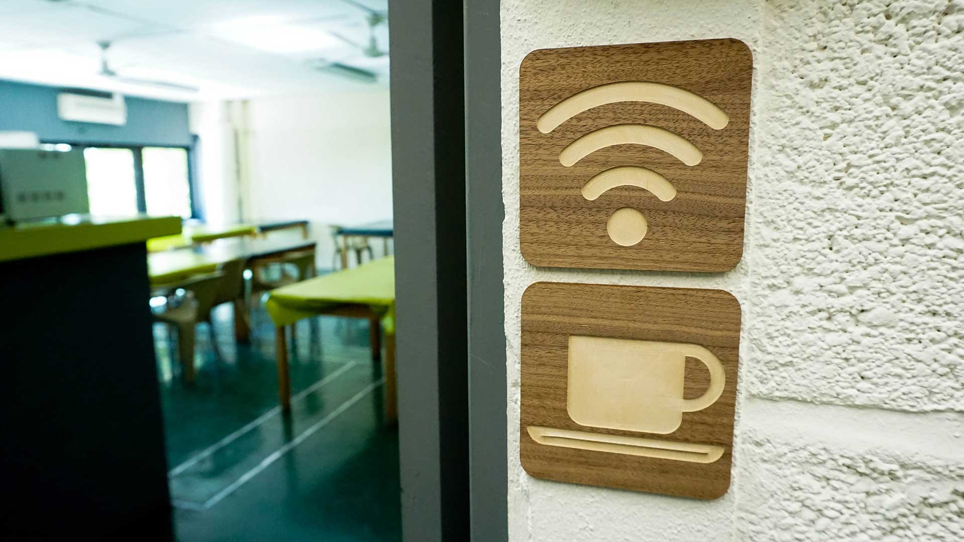 https://0201.nccdn.net/1_2/000/000/170/011/mkt-a-wood-rotary-signage-coffee.jpg