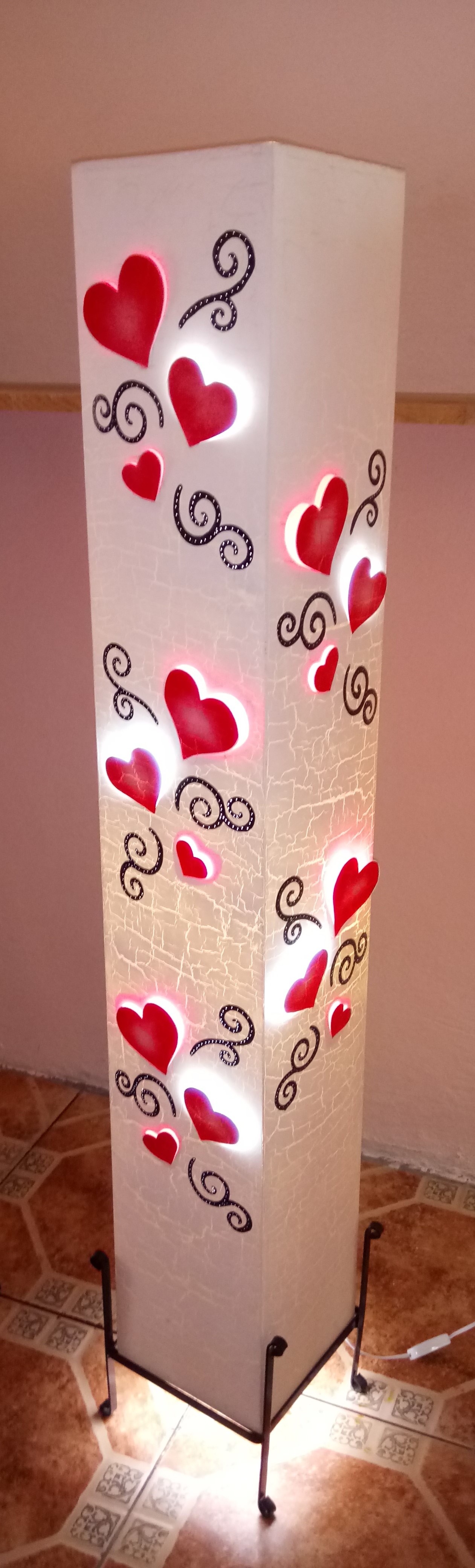 https://0201.nccdn.net/1_2/000/000/170/2e7/L--mpara-cuadrada--corazones-1261x4160.jpg