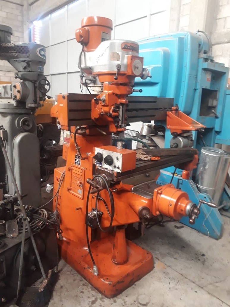 Marca: BRIDGEPORT
Origen USA
Mesa 9’’in x 42’’in
Cuenta con tornillo de bolas
ejes motorizados