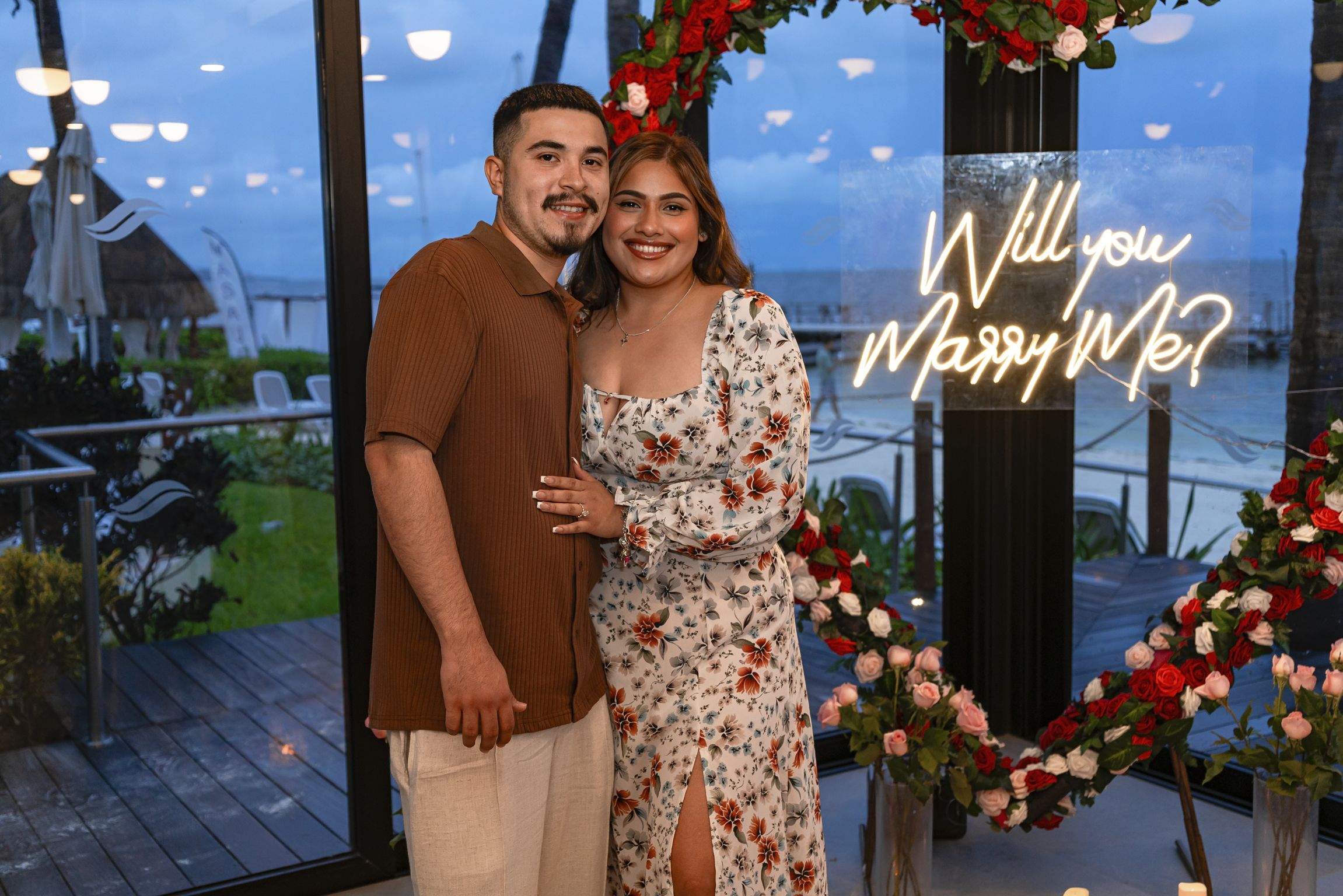 https://0201.nccdn.net/1_2/000/000/170/c26/contratar-foto%CC%81grafo-de-pedida-en-cancu%CC%81n-luxury-engagement-ph.jpg