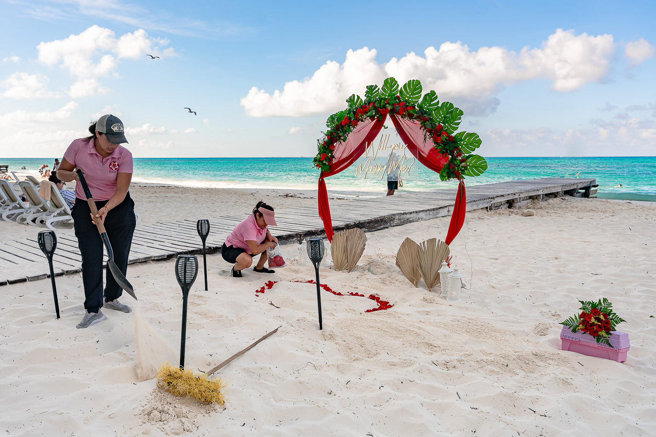https://0201.nccdn.net/1_2/000/000/171/0f4/romantic-proposal-in-cancun-riu-cancun-allinclusive100.jpg.jpg