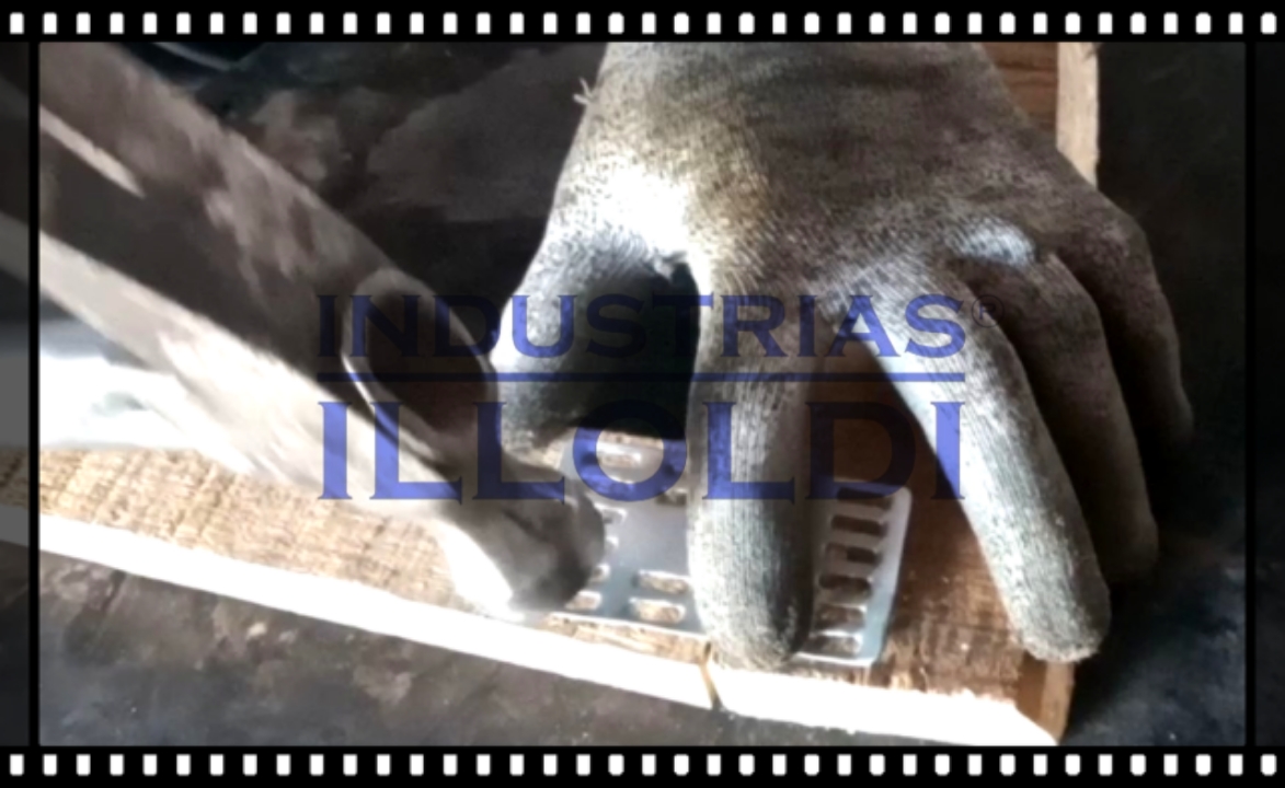 Aplicación de Grapa Dentada®