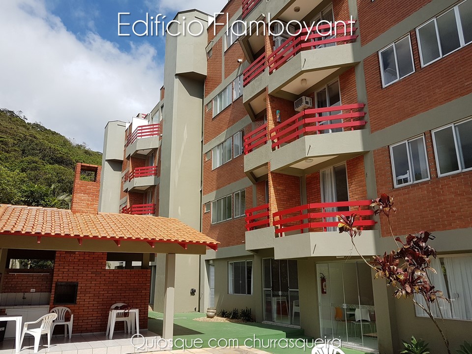 Quiosque com churrasqueira