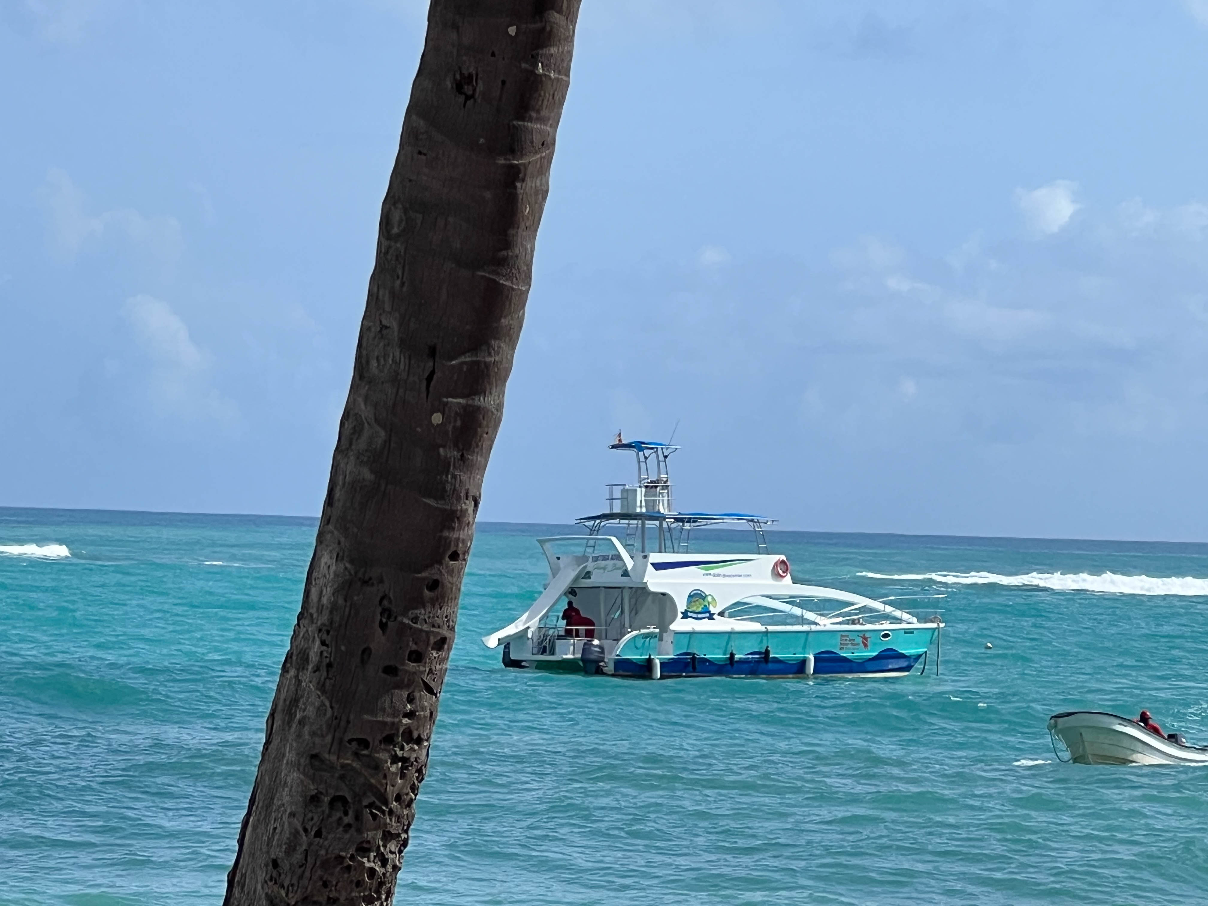 There's our boat!