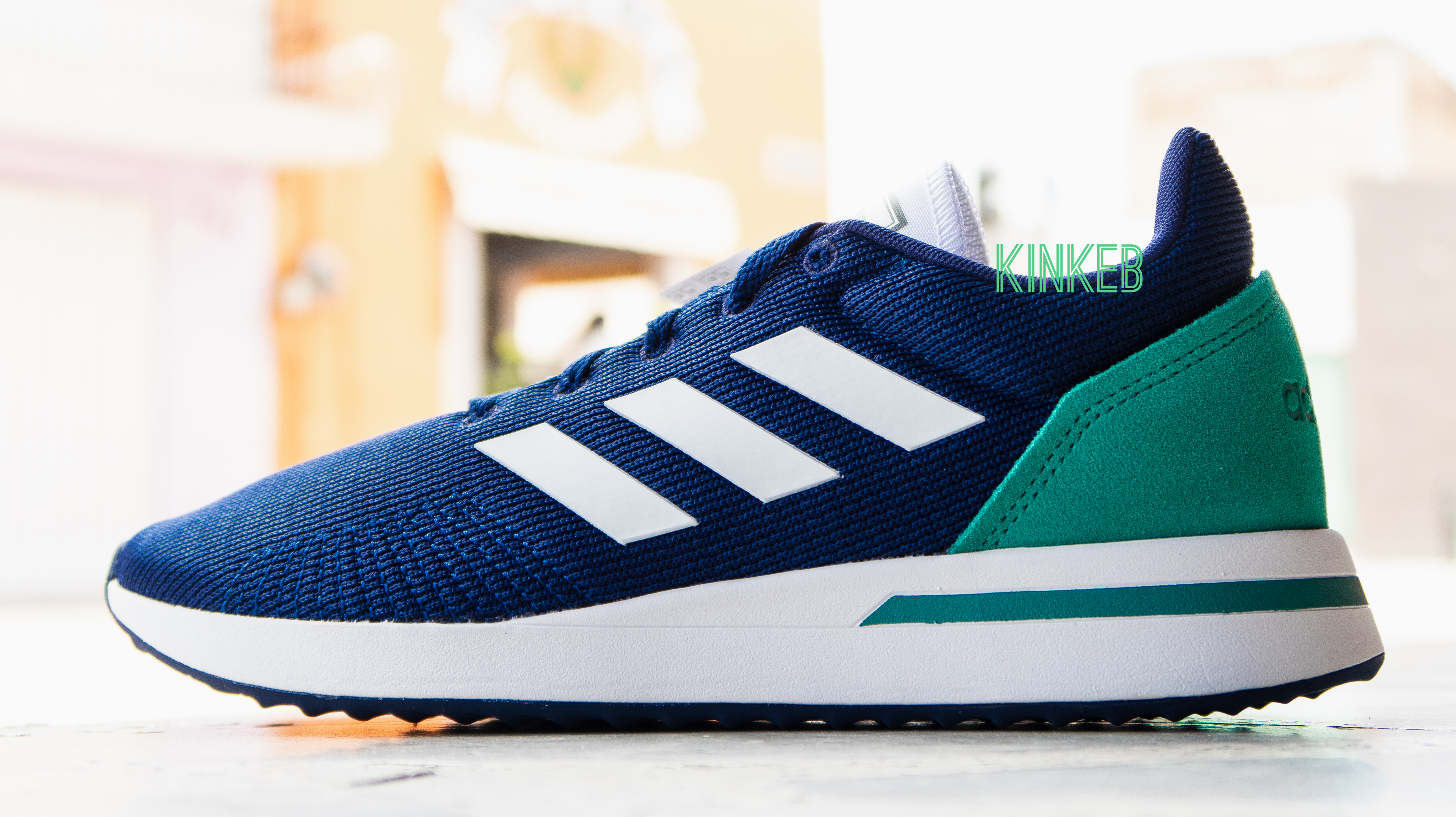ADIDAS RUN 70S
