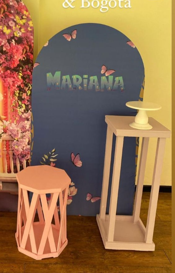 Panel Ovalado Flores
con nombre de la
homenajeada personalizada
$80.000 en Alquiler
Precio unitario
·1.83 de altura por 1mts de ancho