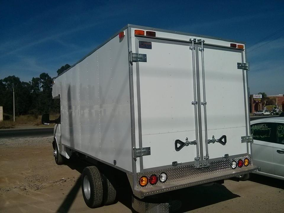 campers volado chasis nissan  