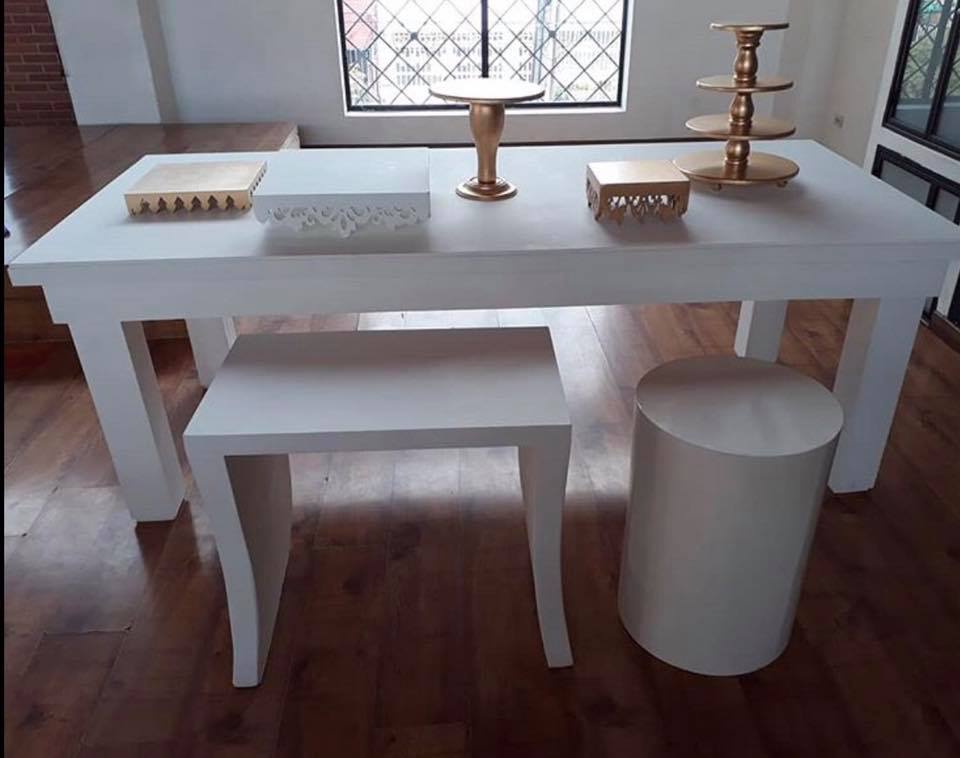 Rectangular Grande alta
2.20X1m
Precio de Alquiler $ 90.000
Cilindro Color Blanco $50.000
Auxiliares Recta Blanca $ 50.000