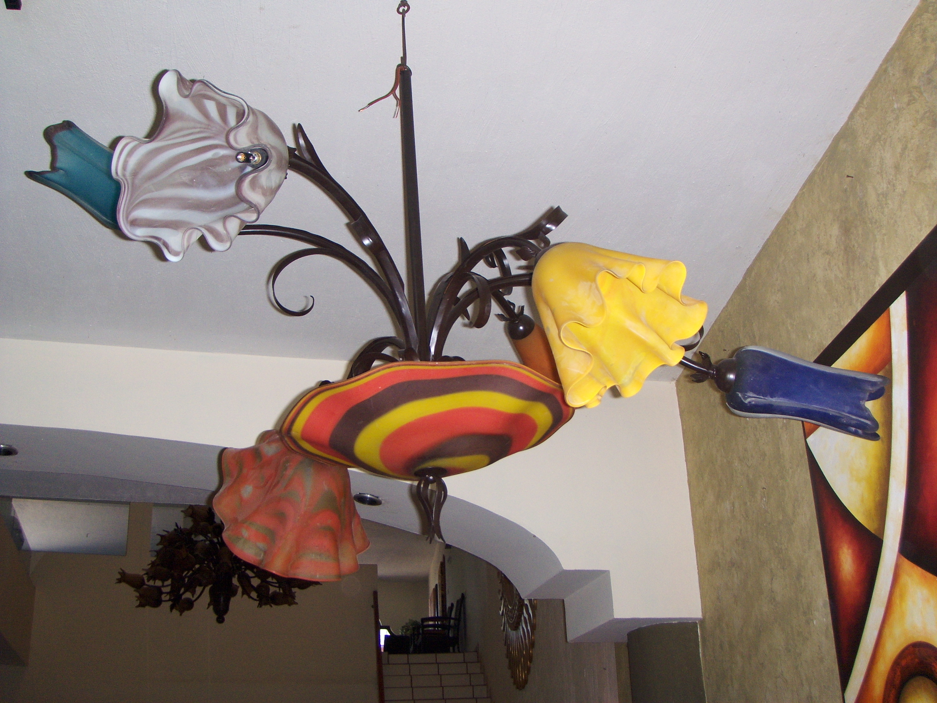 Candil carrusel: Herrería y vidrio soplado