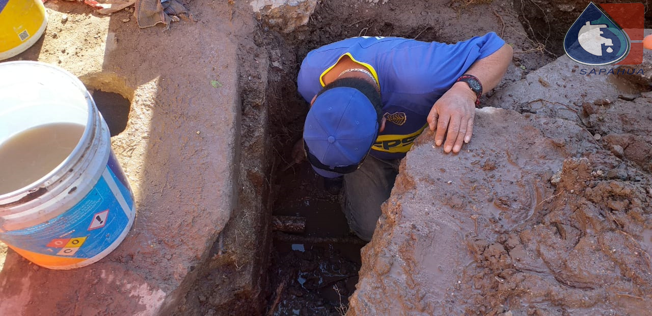 REPARACIÓN DE FUGA DE AGUA EN FRACCIONAMIENTO SAN ISIDRO, COLONIA SANTA CRUZ