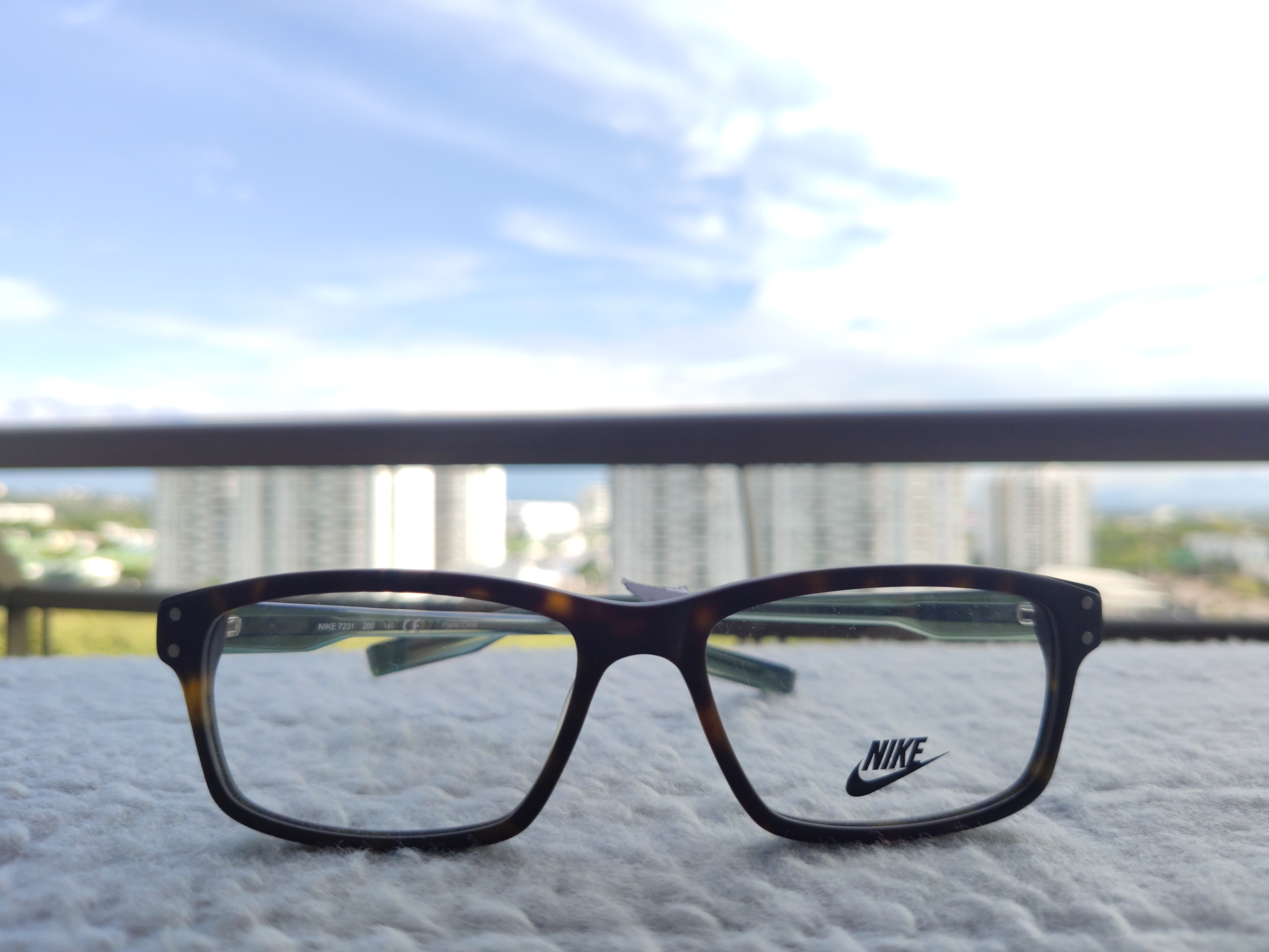 NIKE