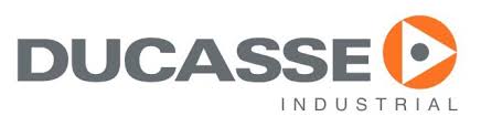 Logo de Ducasse Industrial con texto gris y símbolo circular naranja