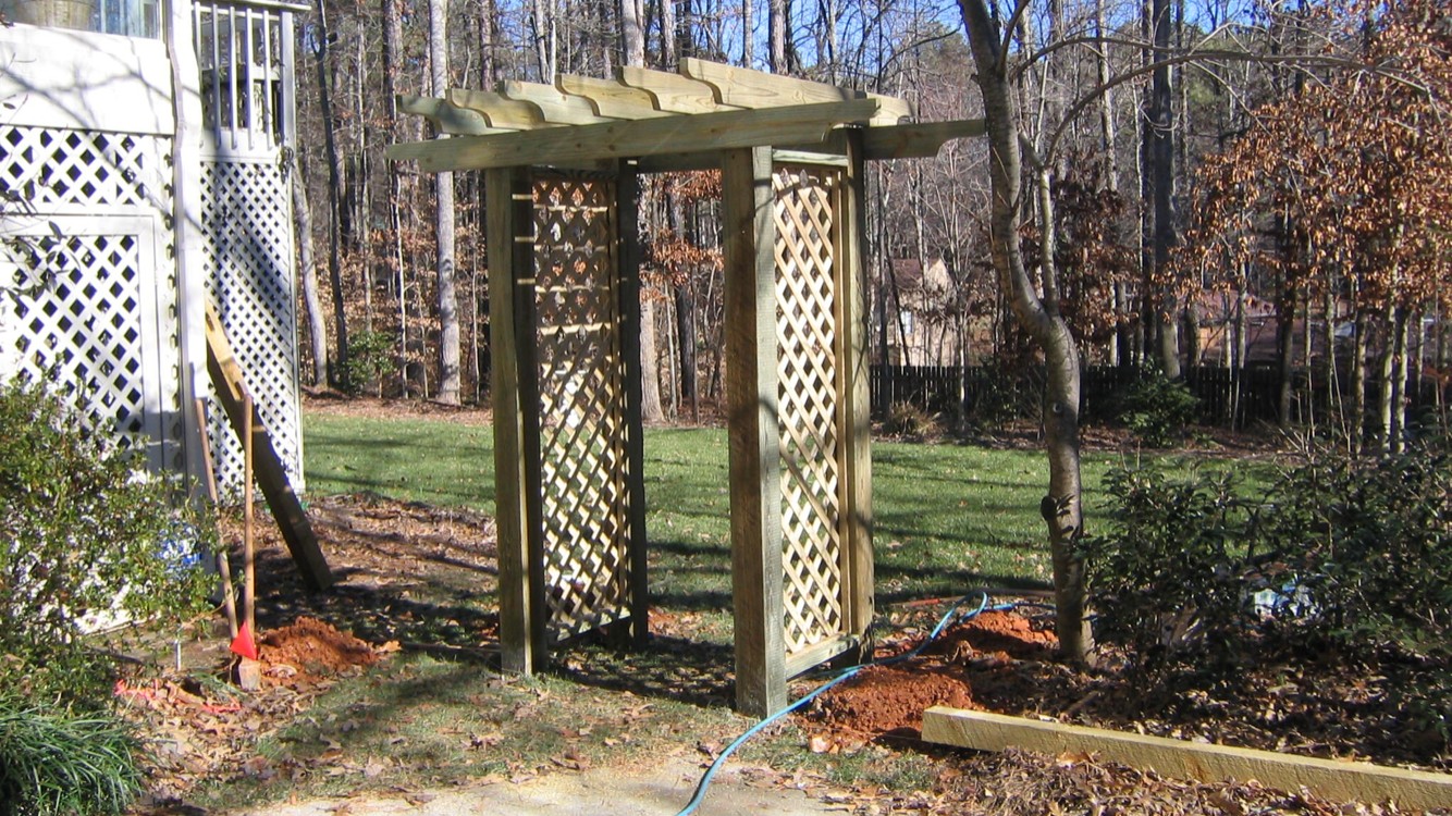 4 POSTS ARBOR 6X6 POSTS & LATTICE
