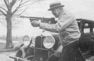 https://0201.nccdn.net/1_2/000/000/175/f2c/picKarpisMachineGun-302x196.jpg