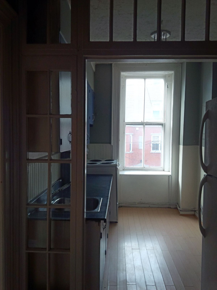 138 Charlotte #3 Kitchen