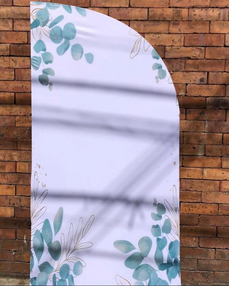 Panel Media luna
Blanca con hojas verdes
$60.000 en Alquiler
Precio unitario
·1.83 de altura por 1mts de ancho