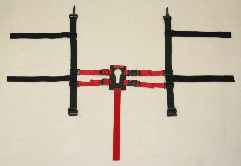UNIVERSAL KEYHOLE® - 
Camera Harness is shown in red (for visual purposes only) and UNIVERSAL CONNECTOR
 is shown in black.

