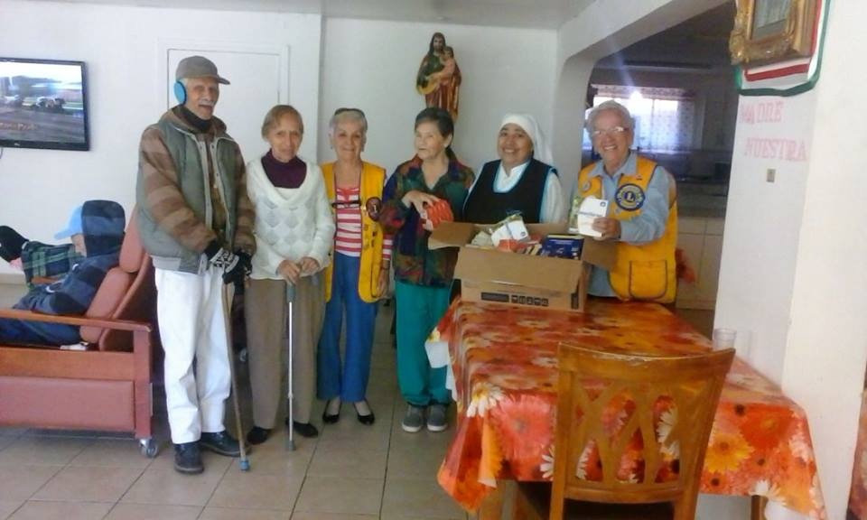 Apoyo con medicamento al asilo de ancianos Hacienda San José