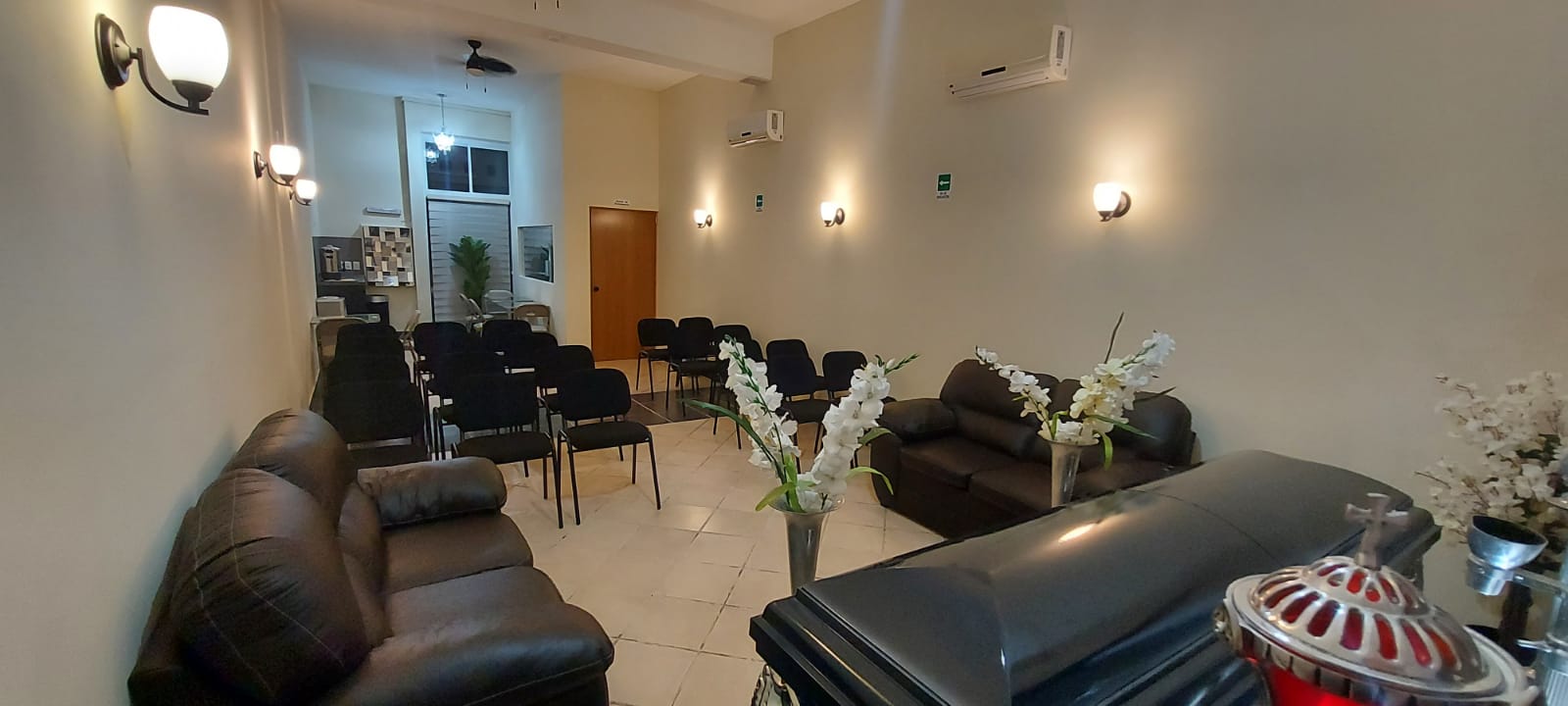 SERVICIOS DE VELACIÓN EN EL DOMICILIO O EN NUESTRA CAPILLA CON CAFETERÍA EXCLUSIVA PARA DOLIENTES
