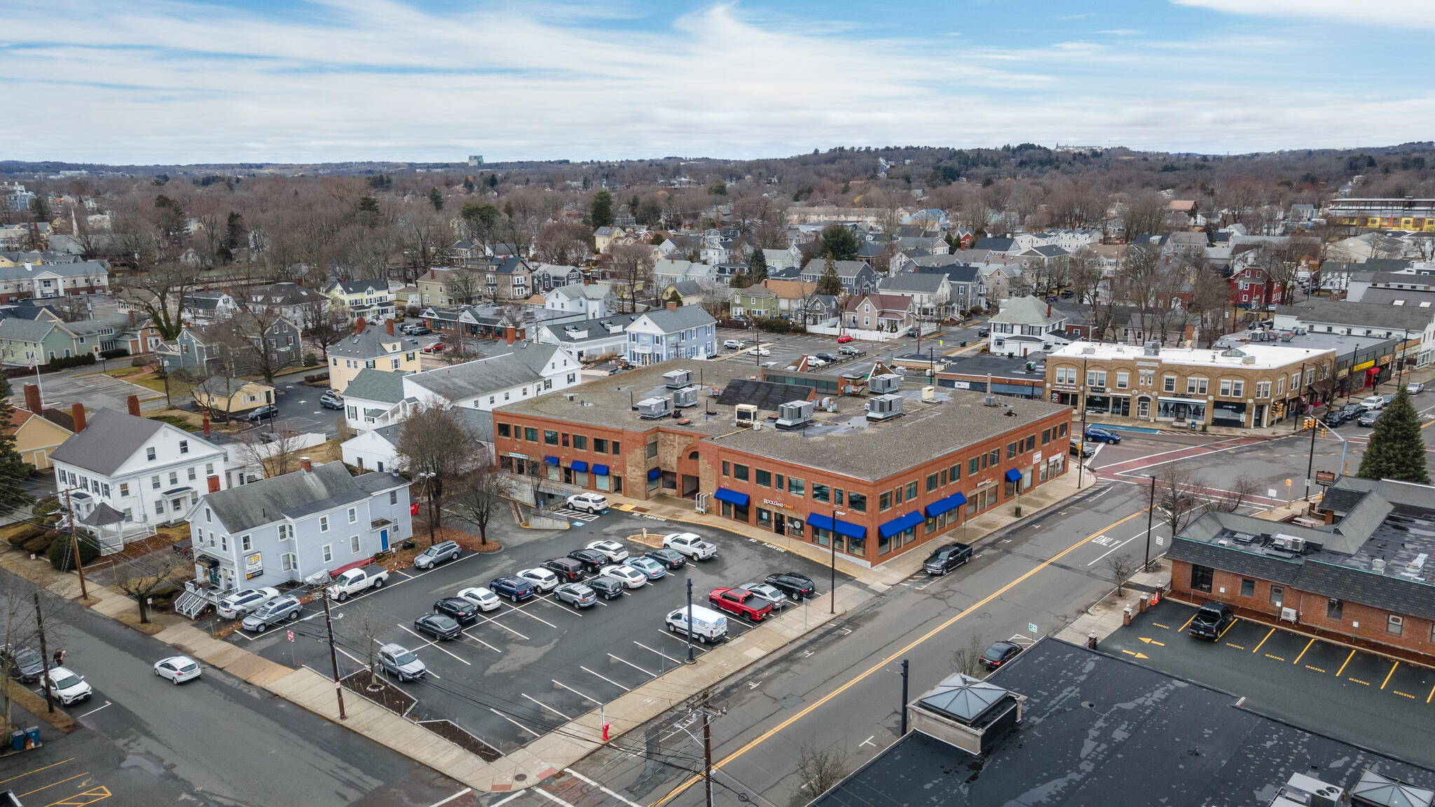 https://0201.nccdn.net/1_2/000/000/178/0bf/10-elm-st-danvers-ma-01923-usa-036-038-aerial6-mls_size.jpg