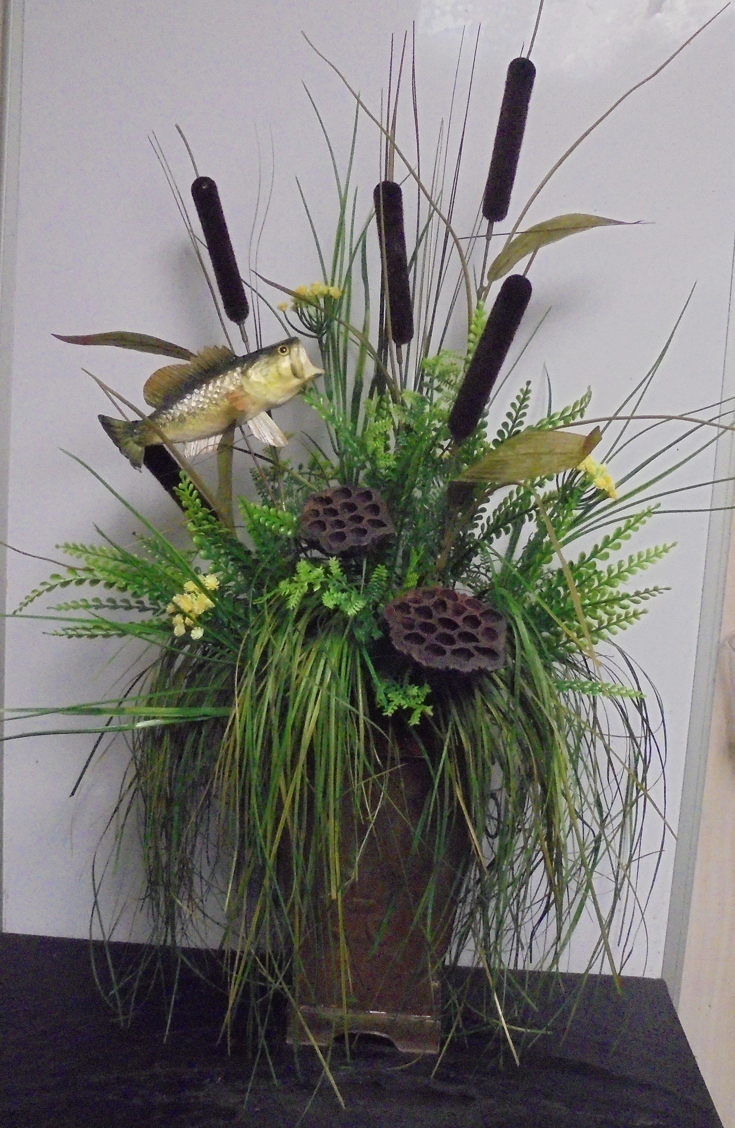 (52) "Silk" Fish Arrangement
$65.00