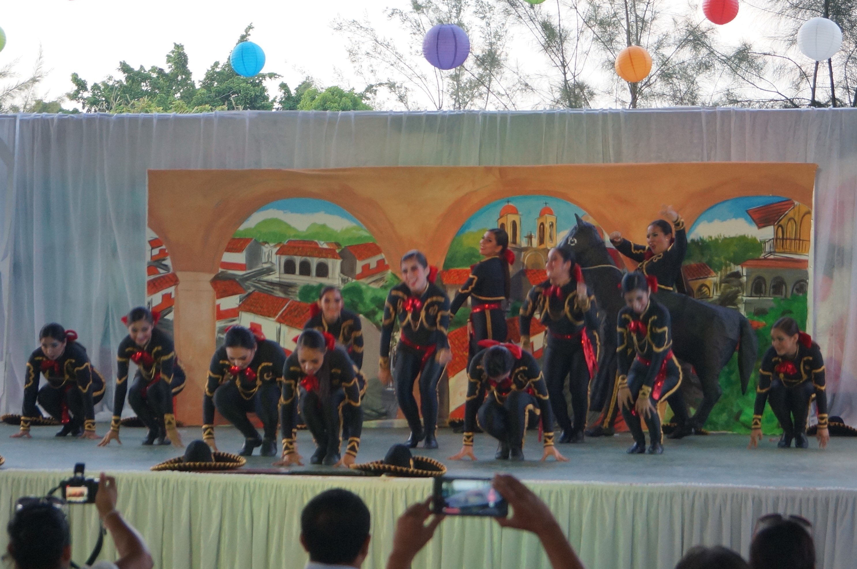 BAILE MODERNO
10 DE JUNIO 2017