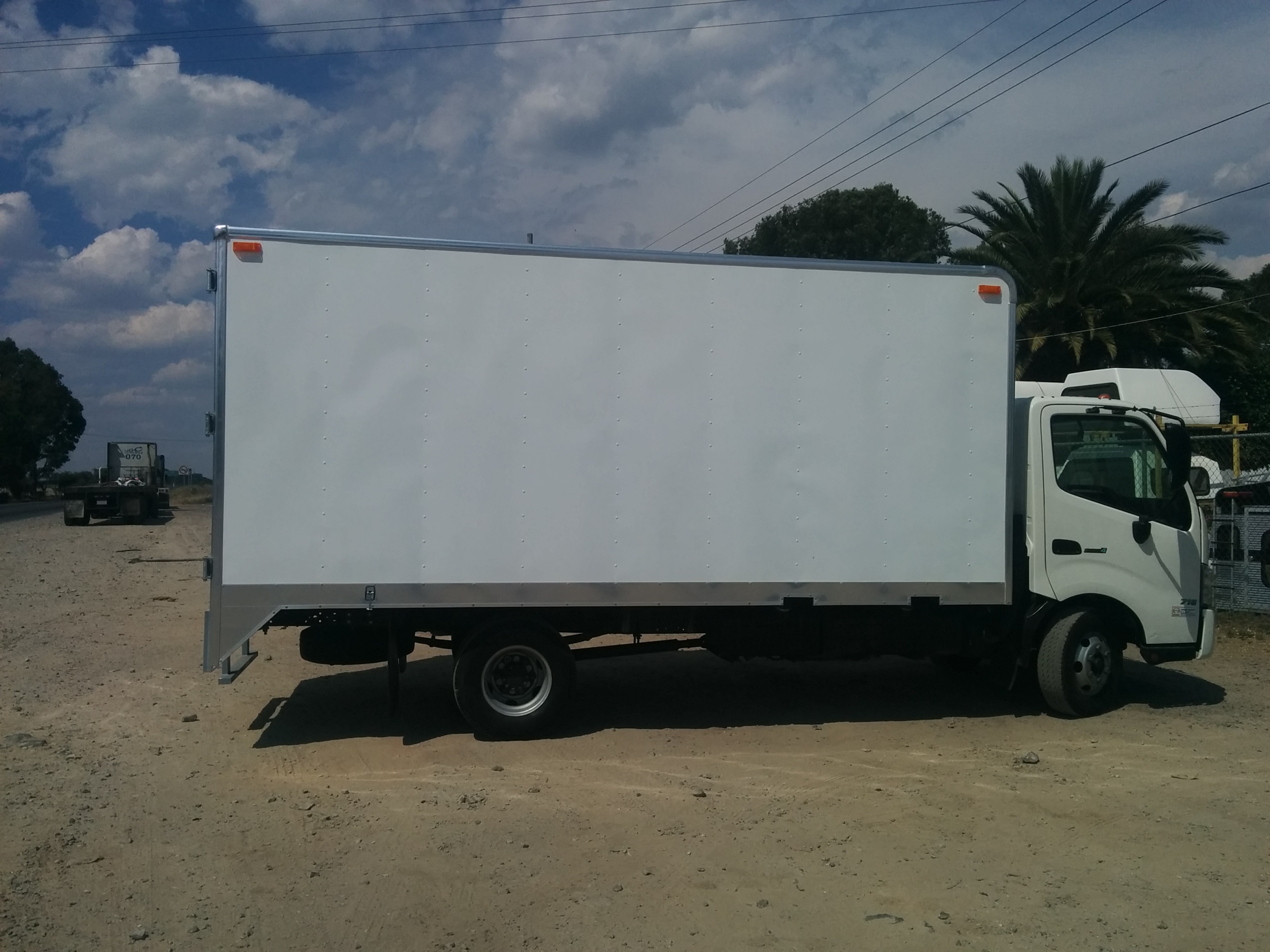 CAJAS ISUZU