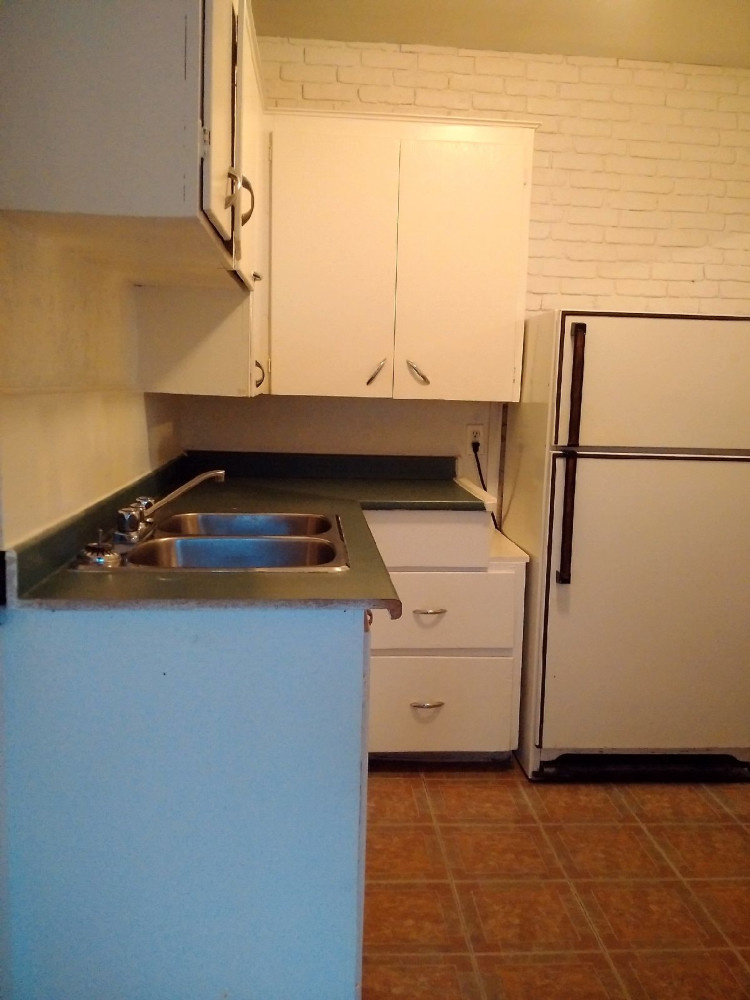 38 Cranston #5 Kitchen 