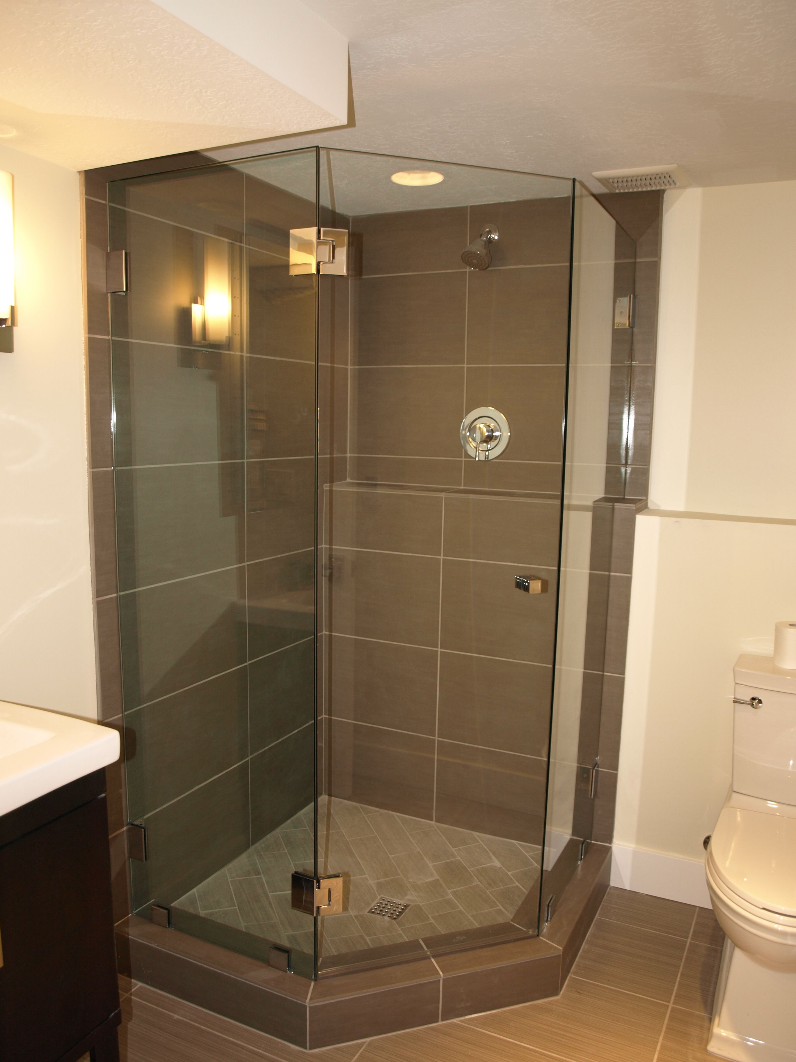 https://0201.nccdn.net/1_2/000/000/17b/19b/frameless-glass-shower-doors---enclosures-_-sawyer-glass.jpg